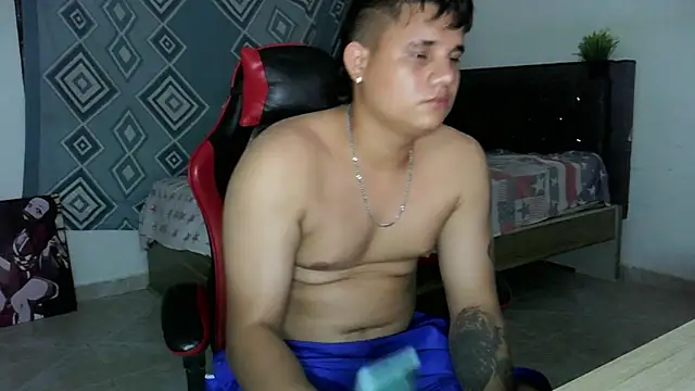 Snapshot of emr_master chatting on November 17, 7:14 am emr master online show from November 17, 7:14 am