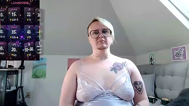 queerlyjaz online show from April 24, 3:36 pm