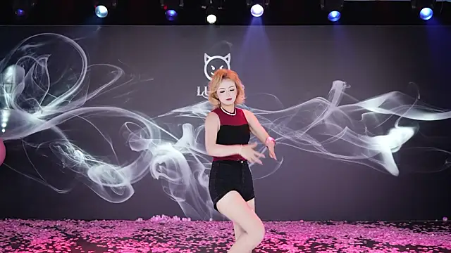 LU-909 online show from December 3, 8:12 am