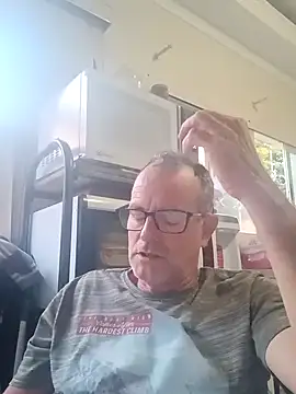 Snapshot of nard53 chatting on December 18, 9:04 am nard53 online show from December 18, 9:04 am