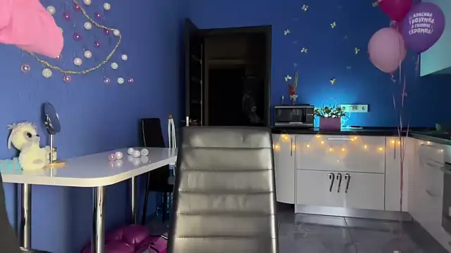 Jolienne online show from December 18, 6:58 pm