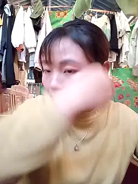 Lee-Thee online show from November 30, 3:43 am