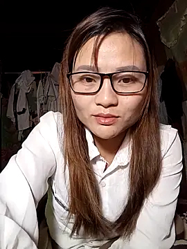 Lee-Thee online show from December 3, 1:42 pm