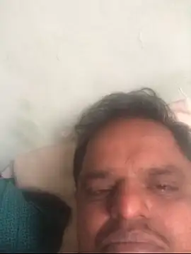 Snapshot of sexguruxxx chatting on December 5, 6:33 am sexguruxxx online show from December 5, 6:33 am