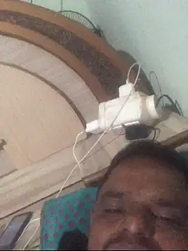 Snapshot of sexguruxxx chatting on December 16, 1:21 am sexguruxxx online show from December 16, 1:21 am