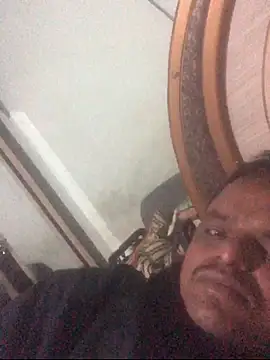 Snapshot of sexguruxxx chatting on December 17, 11:44 pm sexguruxxx online show from December 17, 11:44 pm