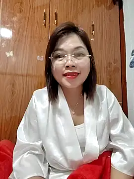 Snapshot of Cover-baa chatting on January 18, 10:57 pm Cover-baa online show from January 18, 10:57 pm