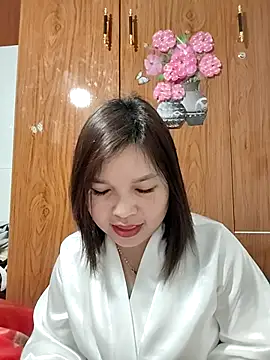 Snapshot of Cover-baa chatting on February 9, 9:52 pm Cover-baa online show from February 9, 9:52 pm