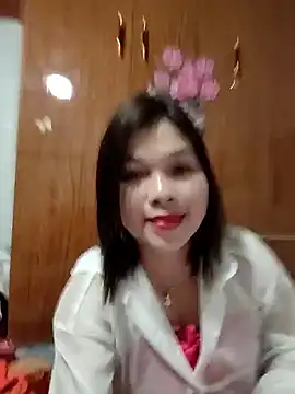 Snapshot of Cover-baa chatting on February 10, 10:30 am Cover-baa online show from February 10, 10:30 am