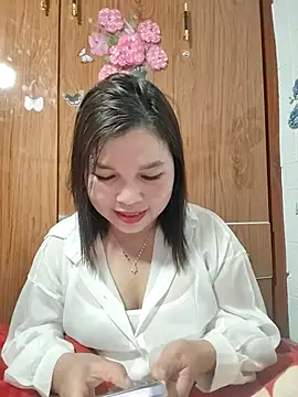 Snapshot of Cover-baa chatting on February 11, 12:32 pm Cover-baa online show from February 11, 12:32 pm