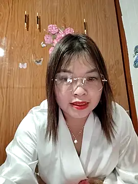 Snapshot of Cover-baa chatting on February 19, 11:39 am Cover-baa online show from February 19, 11:39 am