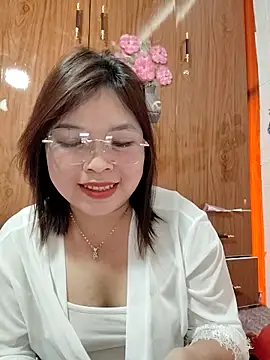 Snapshot of Cover-baa chatting on February 20, 6:26 am Cover-baa online show from February 20, 6:26 am