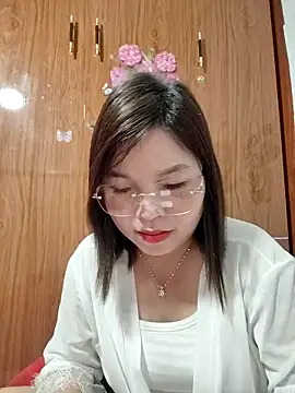 Snapshot of Cover-baa chatting on February 24, 7:56 pm Cover-baa online show from February 24, 7:56 pm