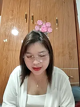 Snapshot of Cover-baa chatting on February 26, 9:36 pm Cover-baa online show from February 26, 9:36 pm