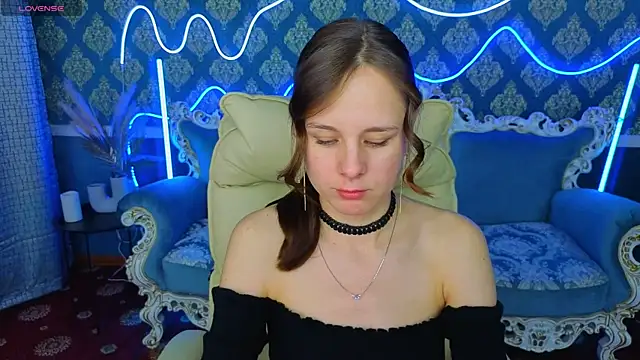 KarolinaSky online show from November 18, 6:40 am