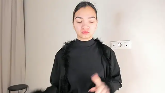 Snapshot of CoreenLuebbers chatting on November 24, 7:52 am CoreenLuebbers online show from November 24, 7:52 am