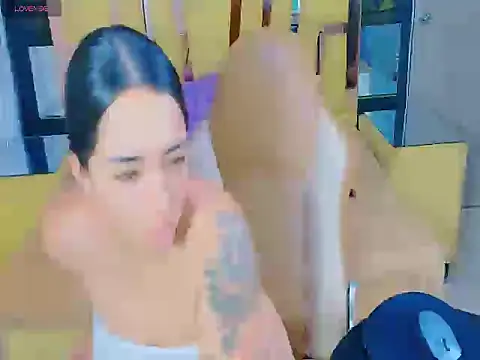 Snapshot of CailinSmith chatting on November 28, 12:08 pm CailinSmith online show from November 28, 12:08 pm