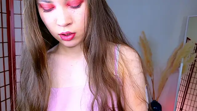 Snapshot of SilentLily chatting on December 13, 9:31 pm SilentLily online show from December 13, 9:31 pm