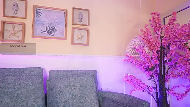 MeganLowell online show from July 10, 11:35 am
