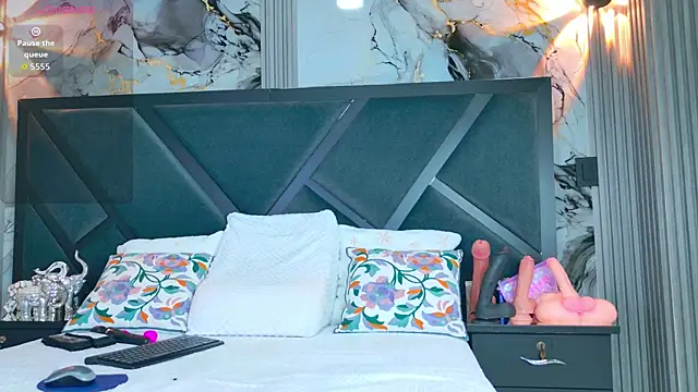 Snapshot of SofiaCopper chatting on November 28, 2:47 am SofiaCopper online show from November 28, 2:47 am