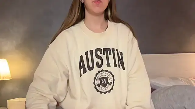 Snapshot of Martimartinaxx chatting on December 1, 5:29 pm Martimartinaxx online show from December 1, 5:29 pm