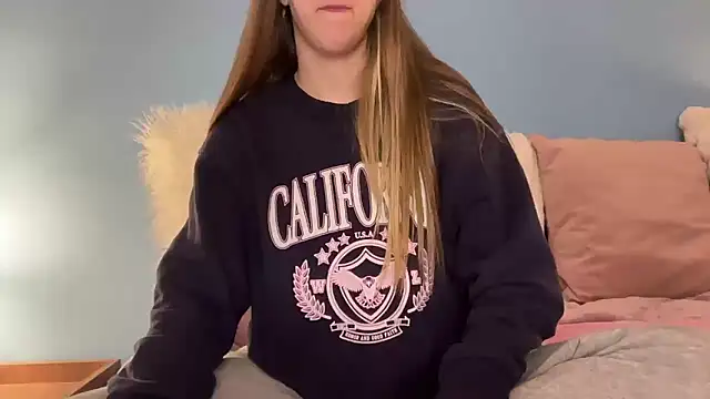 Snapshot of Martimartinaxx chatting on January 8, 9:39 pm Martimartinaxx online show from January 8, 9:39 pm