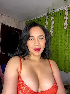 Esmerald 1111 online show from March 6, 12:45 pm