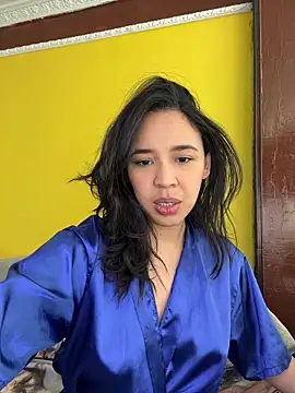 Esmerald 1111 online show from March 23, 2:10 pm