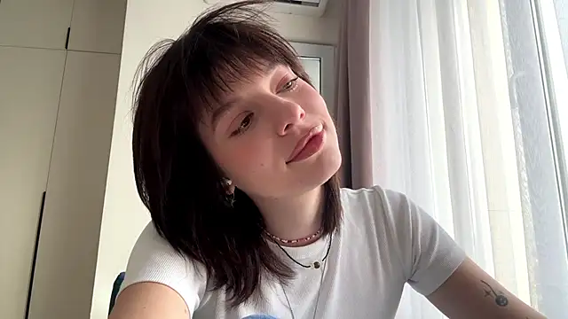 Snapshot of LollySimes chatting on November 19, 9:31 am LollySimes online show from November 19, 9:31 am