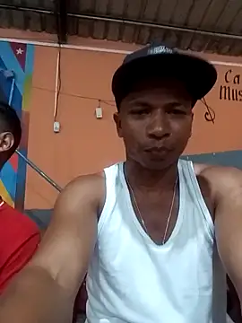 Snapshot of OscarENR chatting on March 11, 1:22 am OscarENR online show from March 11, 1:22 am