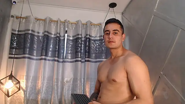 Snapshot of erick_garcia1 chatting on November 20, 6:40 pm erick garcia1 online show from November 20, 6:40 pm