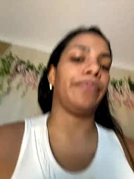 Snapshot of ArielleMillerr- chatting on December 17, 5:52 pm ArielleMillerr- online show from December 17, 5:52 pm