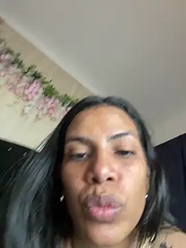 Snapshot of ArielleMillerr- chatting on February 8, 5:38 pm ArielleMillerr- online show from February 8, 5:38 pm