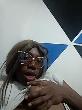 Snapshot of interracialhot chatting on December 4, 1:04 am interracialhot online show from December 4, 1:04 am