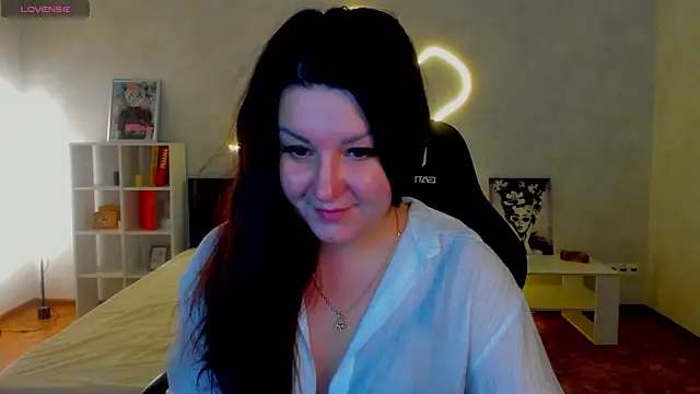 Snapshot of still__her chatting on November 27, 1:07 am still her online show from November 27, 1:07 am