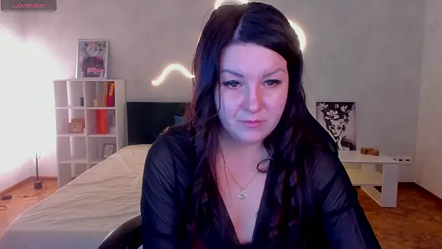 Snapshot of still__her chatting on November 28, 1:08 am still her online show from November 28, 1:08 am