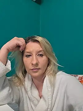 KaylinJan online show from May 21, 4:08 am