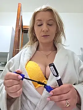 KaylinJan online show from May 30, 2:41 am
