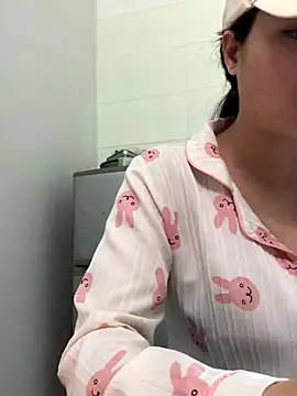 Miumiu95x online show from December 16, 7:35 am