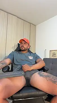 Snapshot of david10kc chatting on November 30, 4:16 am david10kc online show from November 30, 4:16 am