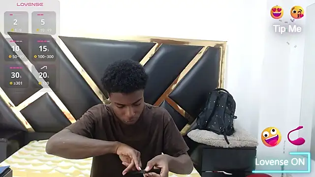 NoahJhonson69 online show from March 31, 11:21 am