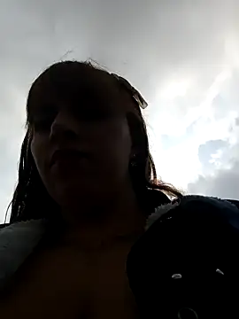 Snapshot of Juanita-30 chatting on December 17, 9:10 pm Juanita-30 online show from December 17, 9:10 pm