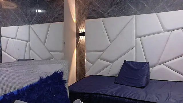 Snapshot of pettymoon1 chatting on November 26, 11:33 am pettymoon1 online show from November 26, 11:33 am