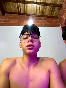 Snapshot of Handsome_boys69 chatting on December 2, 3:34 am Handsome boys69 online show from December 2, 3:34 am