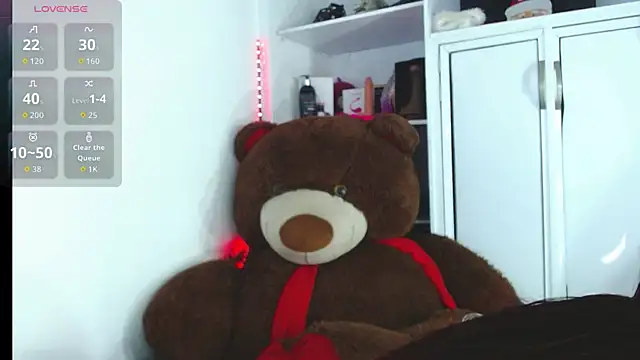 mia fernand online show from November 25, 8:53 pm