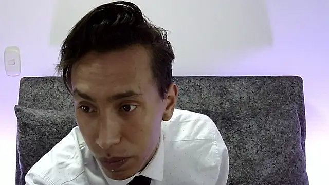 liam  blake online show from November 25, 2:11 am