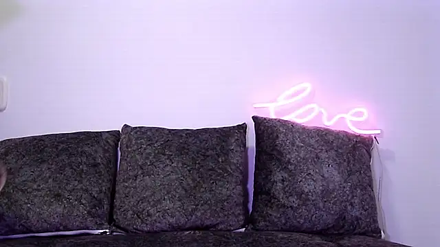 liam  blake online show from November 26, 3:40 am