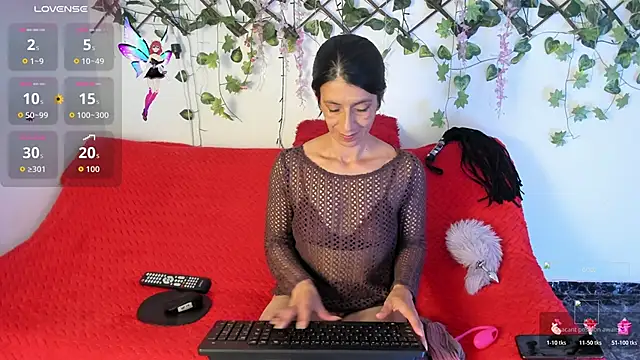 Snapshot of Eva_moon5 chatting on December 5, 7:21 pm Eva moon5 online show from December 5, 7:21 pm