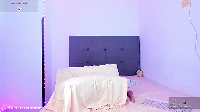 Snapshot of tessa__evans chatting on February 4, 1:00 am tessa evans online show from February 4, 1:00 am