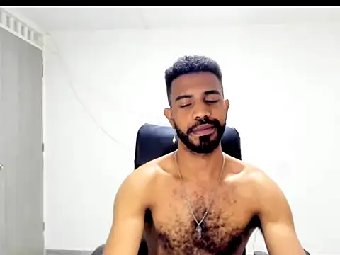 alberthot11 online show from April 7, 1:44 pm